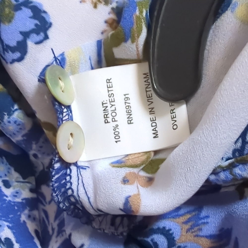 Hope Springs Floral Blue and White Tunic Top - Picture 6 of 10